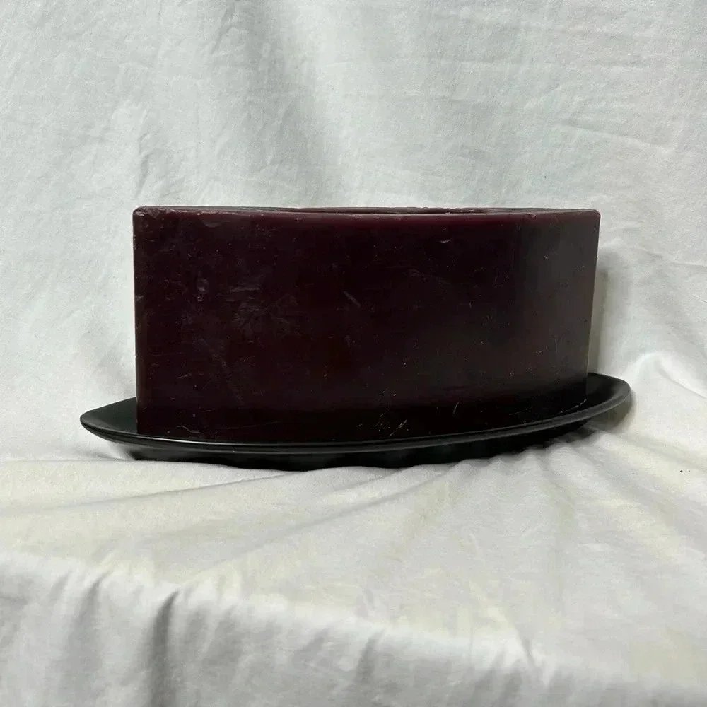 Oblong candle + holder
